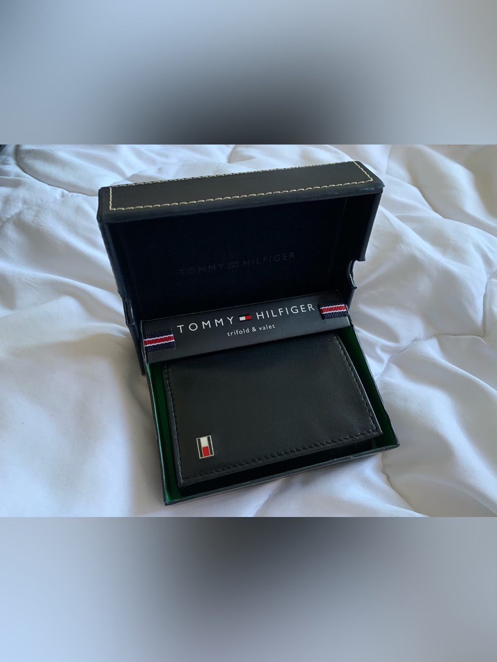 Tommy Hilfiger Trifold Wallet